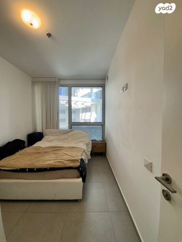 דירה, גרציאני יצחק 2, גני שרונה, קרית הממשלה, תל אביב יפו