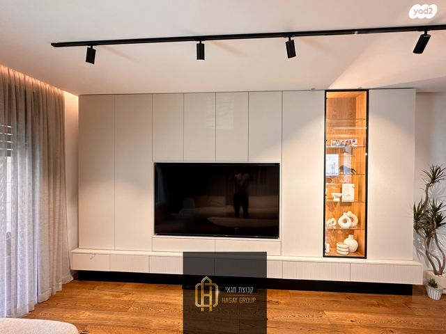 בית פרטי/ קוטג', ניסים אלוני, קרית האמנים, מצליח, רמלה