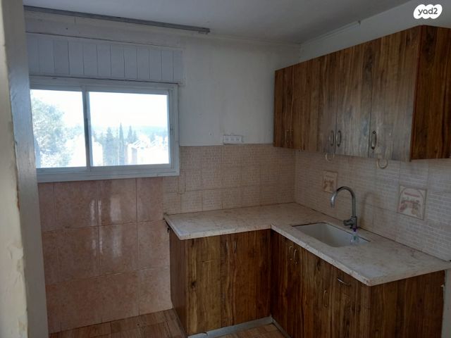 דירה, השומרון, פנחס ספיר, מגדל העמק