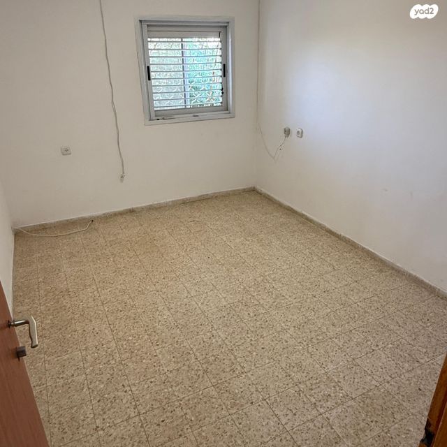 דירה, שיזף, חלמיש, ערד