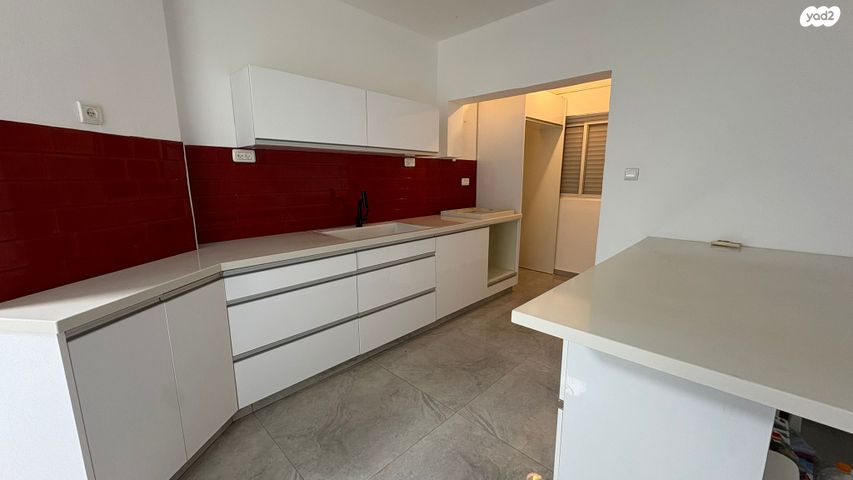 דירה, אלה, טבריה