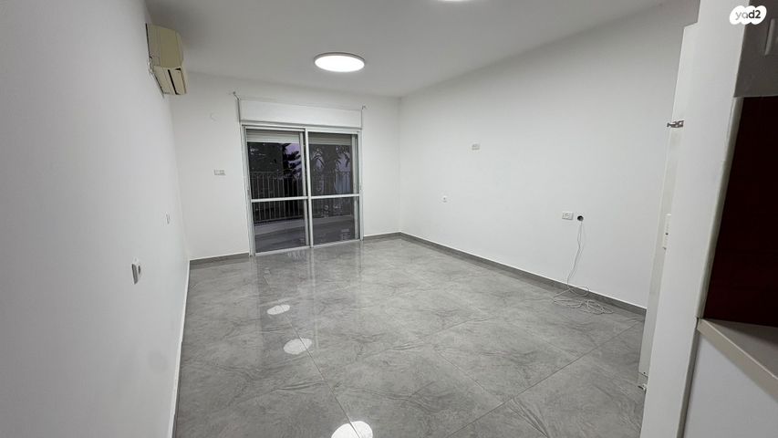 דירה, אלה, טבריה