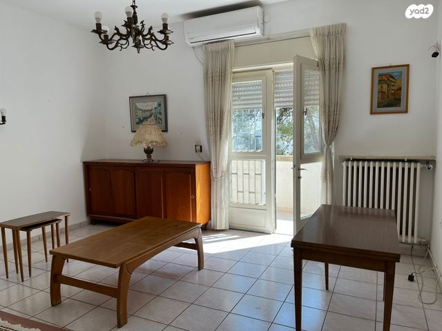 טלביה, קוממיות