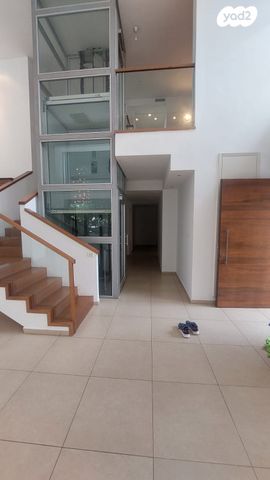 בית פרטי/ קוטג', קרית יערים, רמת השרון