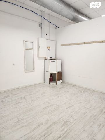 סטודיו, חפץ חיים, המרכז השקט / מרכז העיר, פתח תקווה