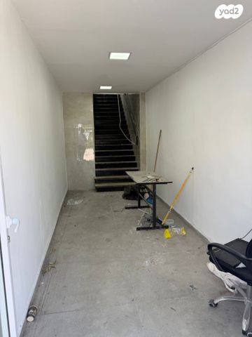 חנויות/ שטח מסחרי, חרושת, אזור תעשיה קרית ביאליק, אזור תעשיה צור שלום, קרית ביאליק