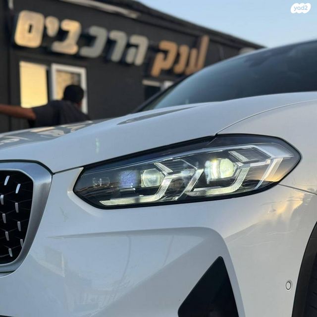 ב מ וו X4