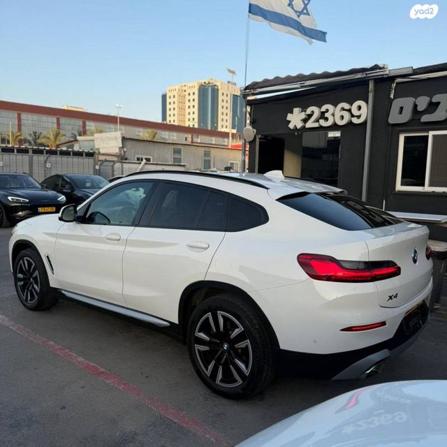 ב מ וו X4