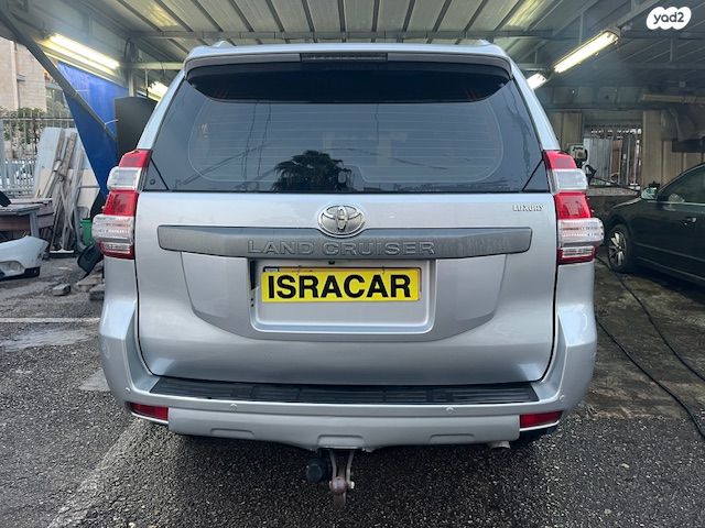 טויוטה לנד קרוזר