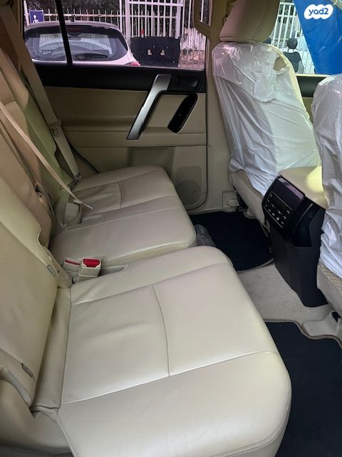 טויוטה לנד קרוזר