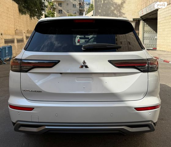 מיצובישי אאוטלנדר