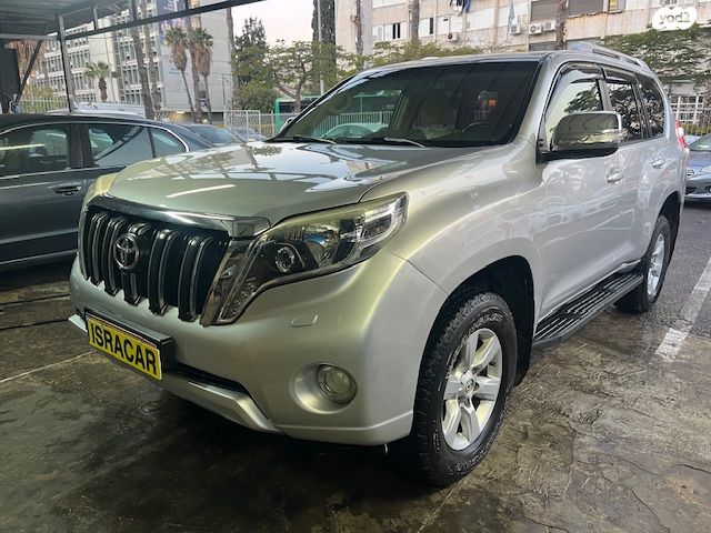 טויוטה לנד קרוזר