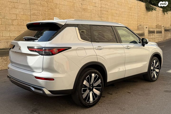 מיצובישי אאוטלנדר