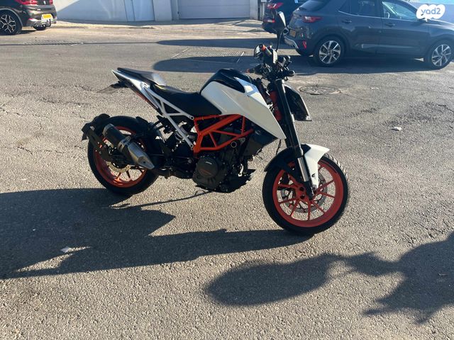 KTM Naked Duke 390