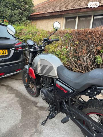 רויאל אנפילד סקארם 411