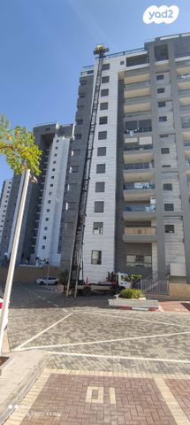 מודעת רכב מנוף