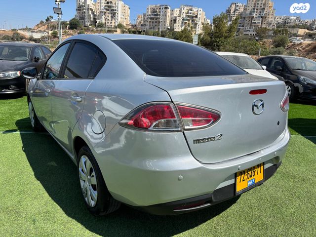 מודעת רכב מאזדה 2