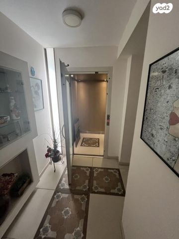 דו משפחתי, המעפילים 42, מעוז, כפר סבא