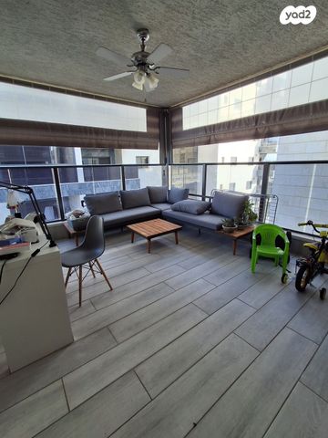 דירה, וייצמן, עיר, מרכז העיר, נהריה