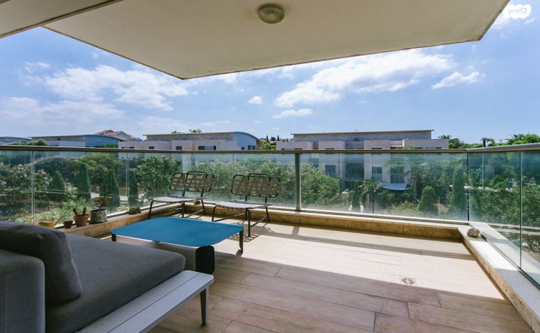 הרצליה הירוקה, נווה עובד