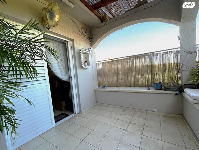 דו משפחתי, זאב אייזנר, מקוב, רחובות