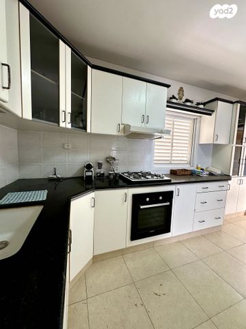 דירה, הרימון 37, הפרחים, קרית גת