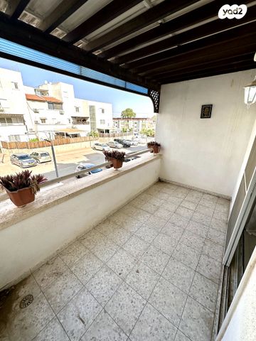 דירה, הרימון 37, הפרחים, קרית גת