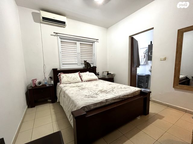 דו משפחתי, זאב אייזנר, מקוב, רחובות