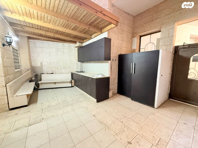 דירת גן, חומת שמואל, הר חומה, ירושלים