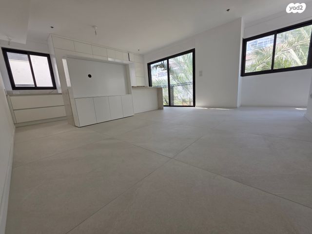 מרכז בעלי מלאכה 8