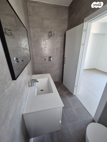 אמנון ליפקין שחק 4