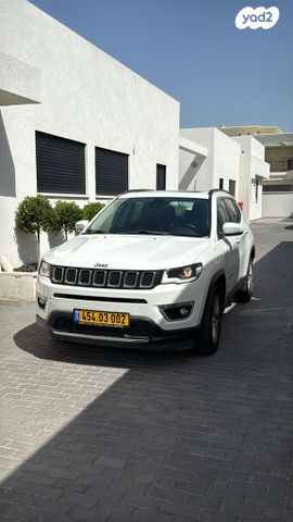 מודעת רכב ג'יפ קומפאס