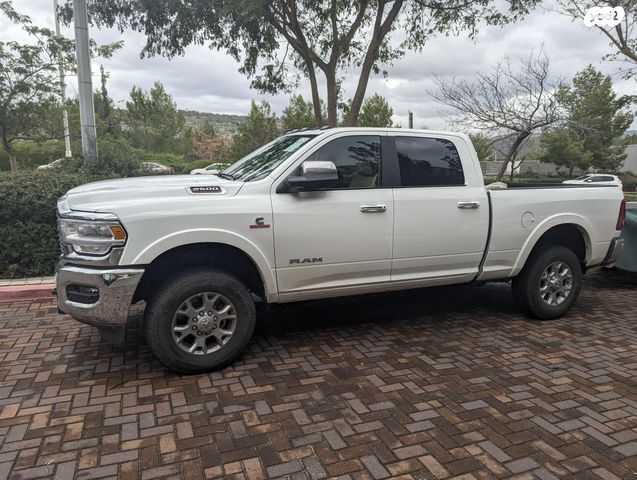 מודעת רכב דודג'