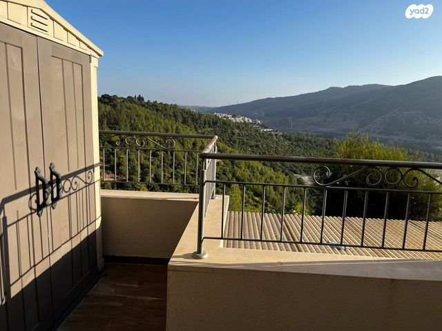 דו משפחתי, יצחק שדה 34, קרית עמל, קרית טבעון