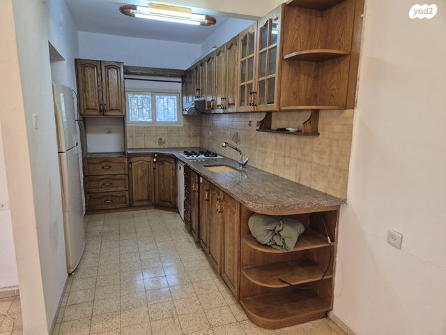 דו משפחתי, יד ושם 12, סלע, רחובות