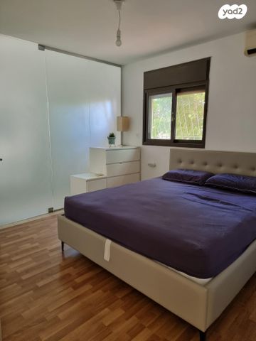 דו משפחתי, גרניט 18, גבעת הסלעים, ראש העין