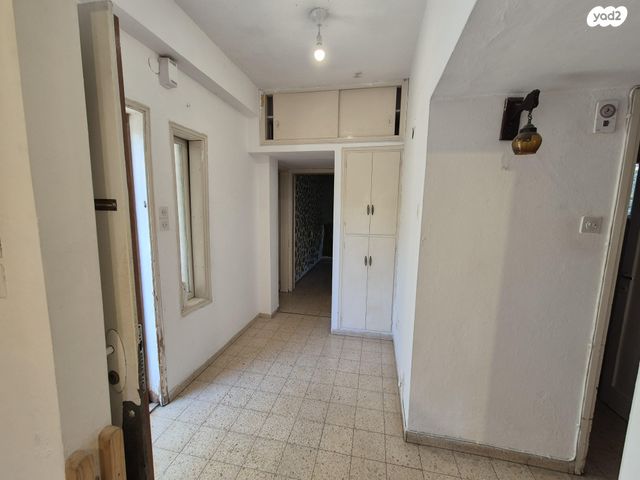 דו משפחתי, יד ושם 12, סלע, רחובות