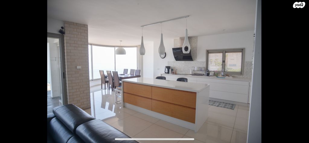 דירה, השומר 35, שיכון עובדים, טבריה