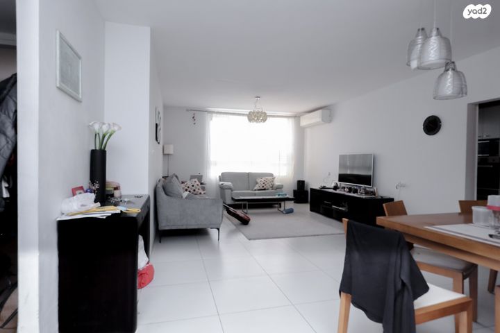 דירה, האשל, דובדבן הכפר, כפר סבא