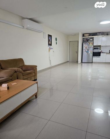 דירה, הרב יעקב רקח 8, נאות גנים, נתניה