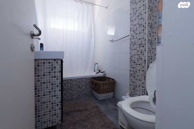 דירה, האשל, דובדבן הכפר, כפר סבא