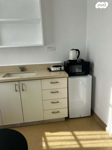 דירה, קיבוץ גלויות 25, העיר התחתית, ואדי סאליב, חיפה