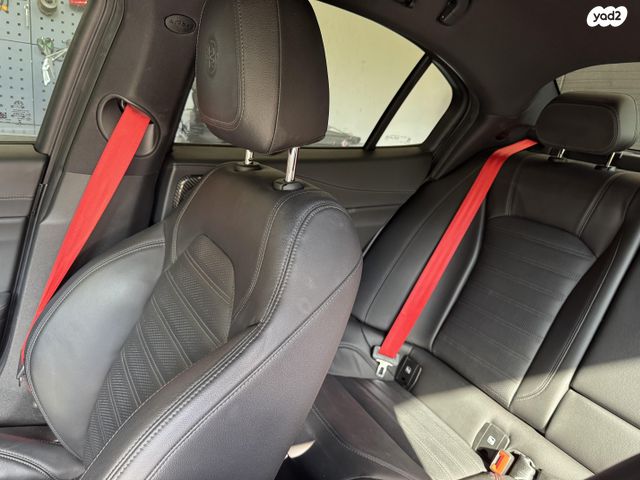 אלפא רומיאו ג'וליה