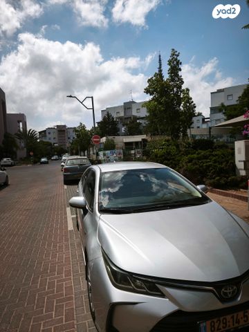 מודעת רכב טויוטה קורולה