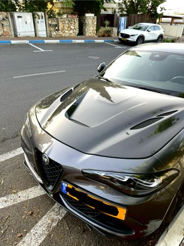 אלפא רומיאו ג'וליה