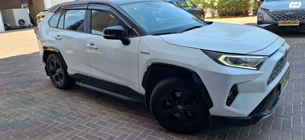 טויוטה RAV4