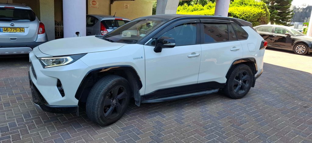טויוטה RAV4