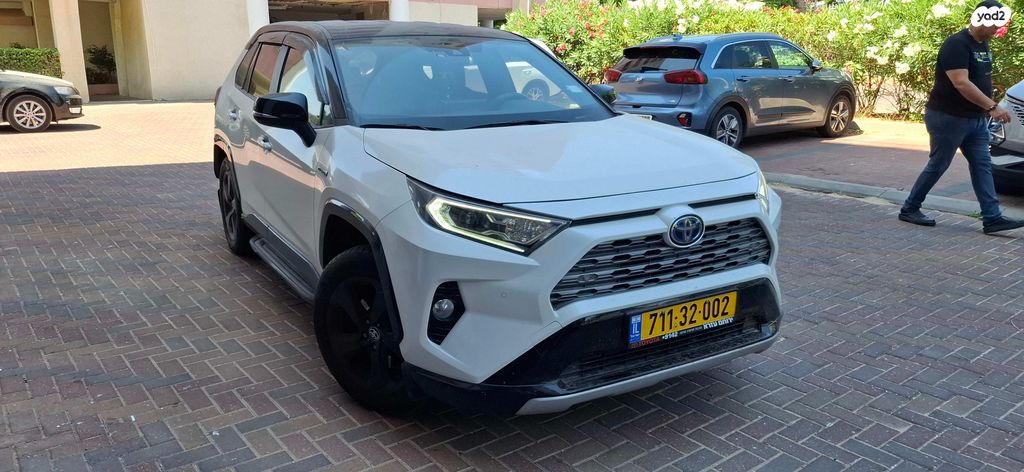 טויוטה RAV4