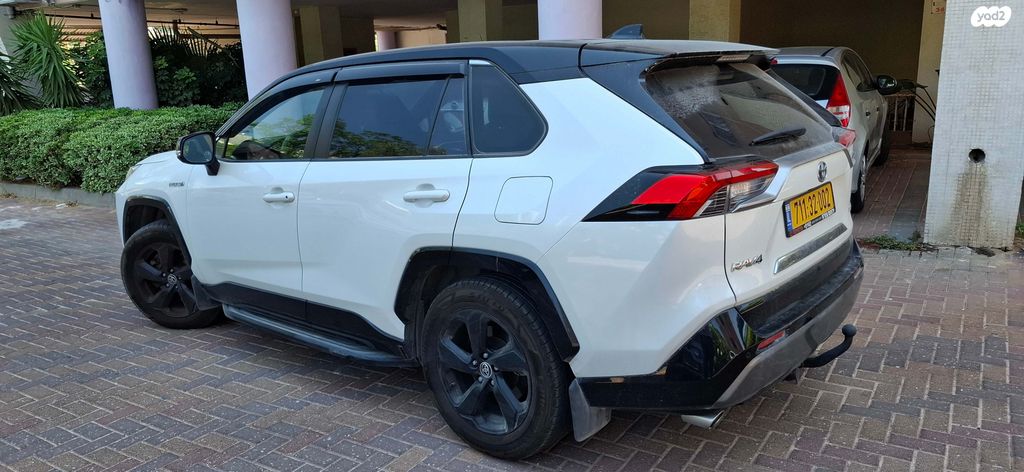 טויוטה RAV4