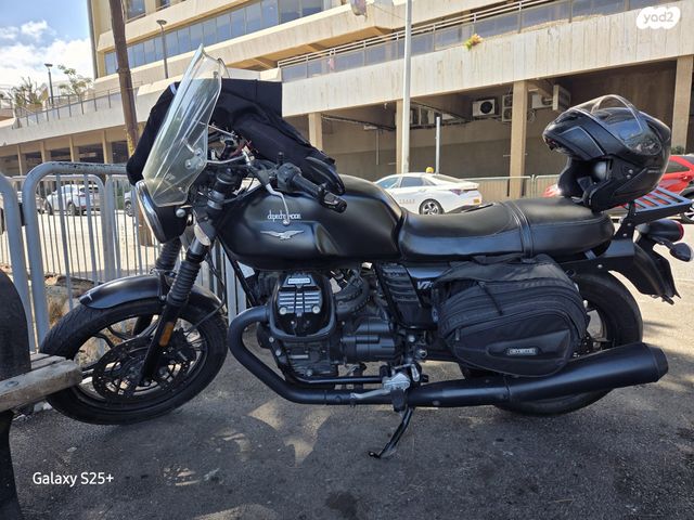 מוטוגוצי V7 Stone ABS